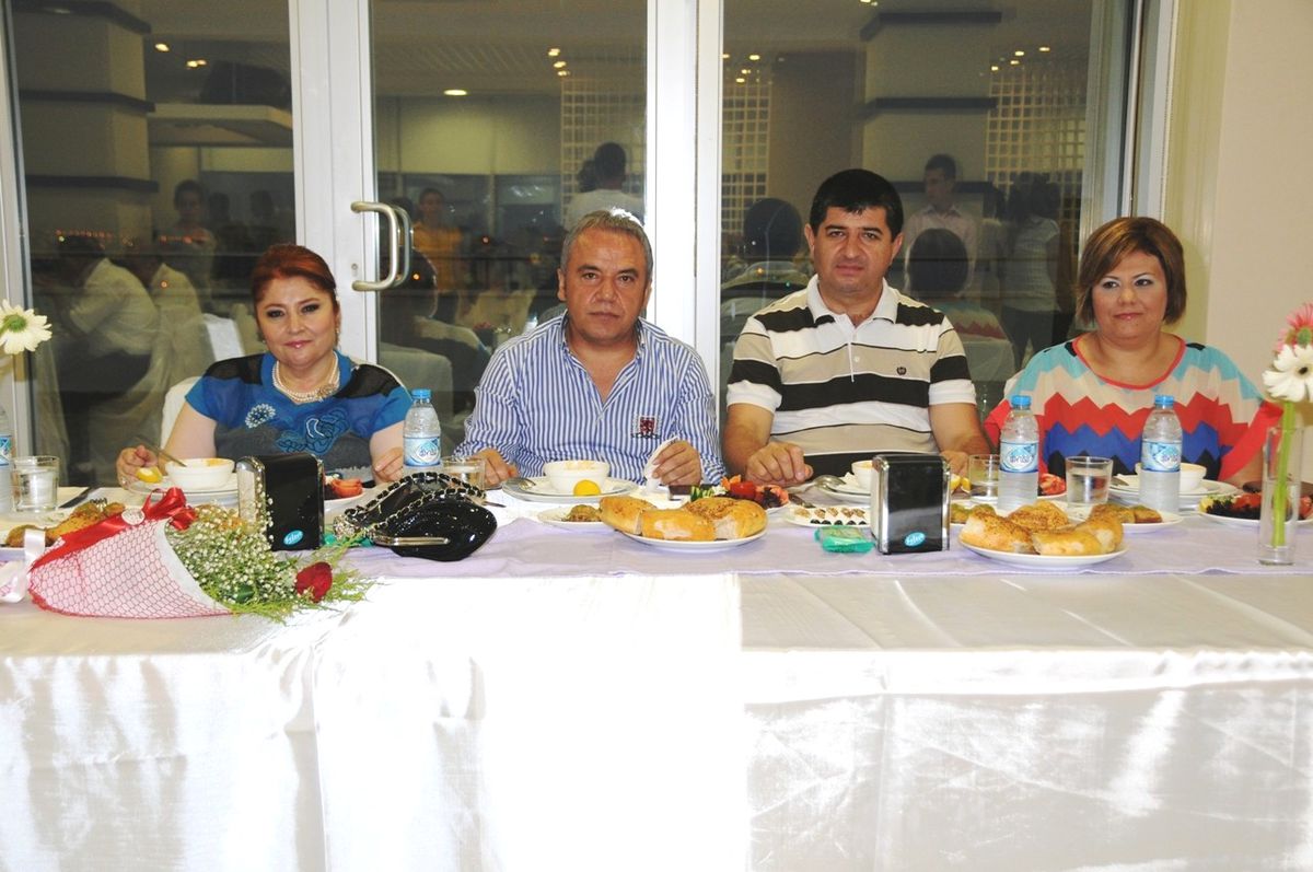 Başkan Böcek\'ten İftar Yemeği