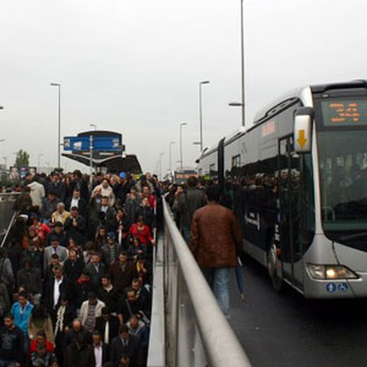 Bu Çalışma Metrobüs Yolcularını Gerecek