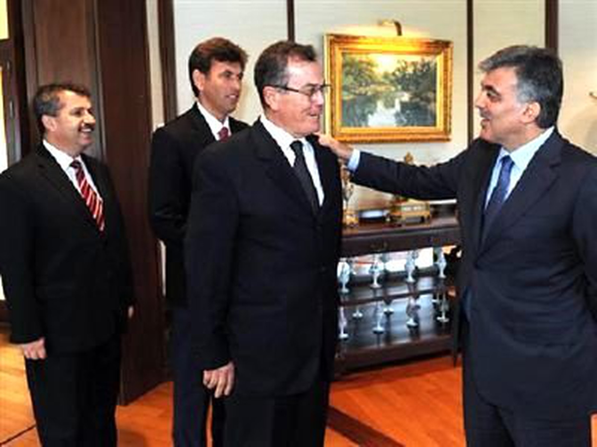 Gül, Rumeli Göçmenleri Konfederasyon Başkanı\'nı Kabul Etti