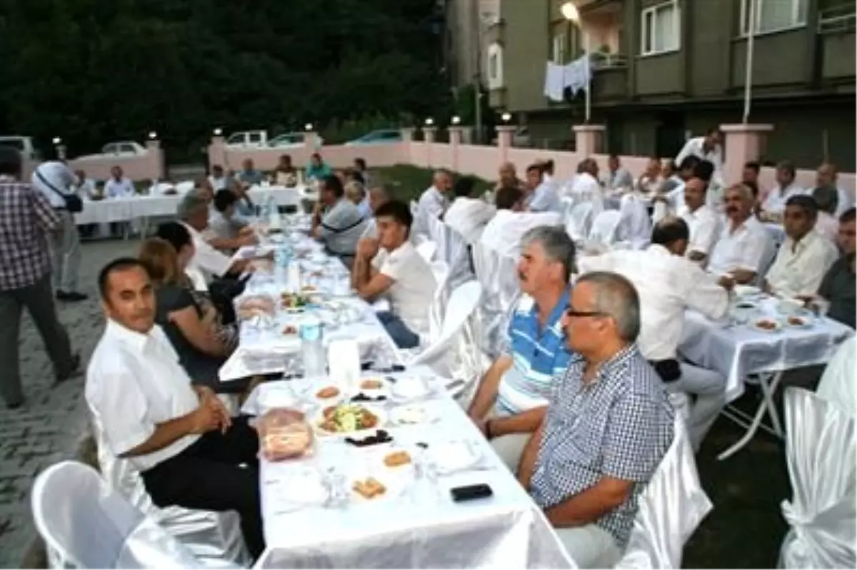 Devrekli Muhtarlar Derneginden İftar