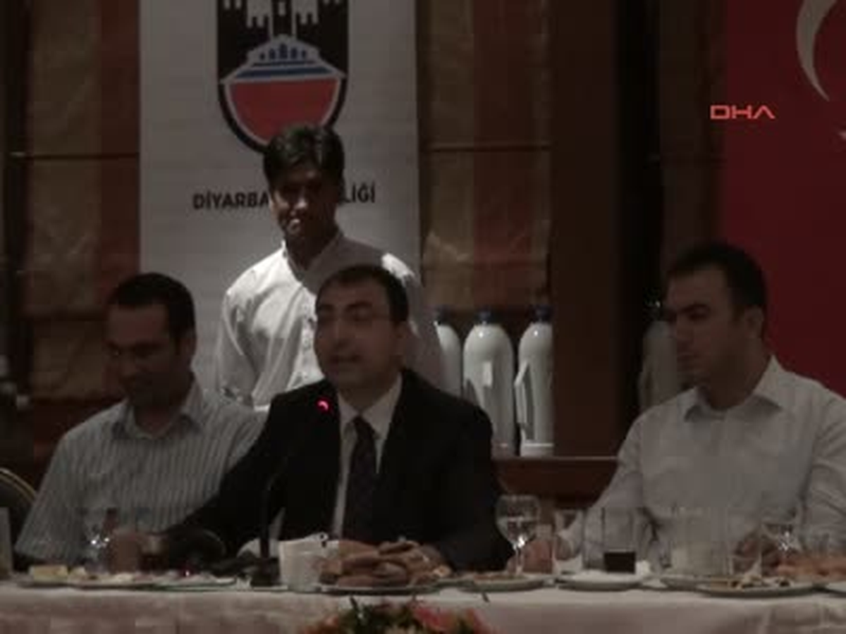 Diyarbakır Valisi Toprak\'tan Baydemir\'e Sert Tepki.