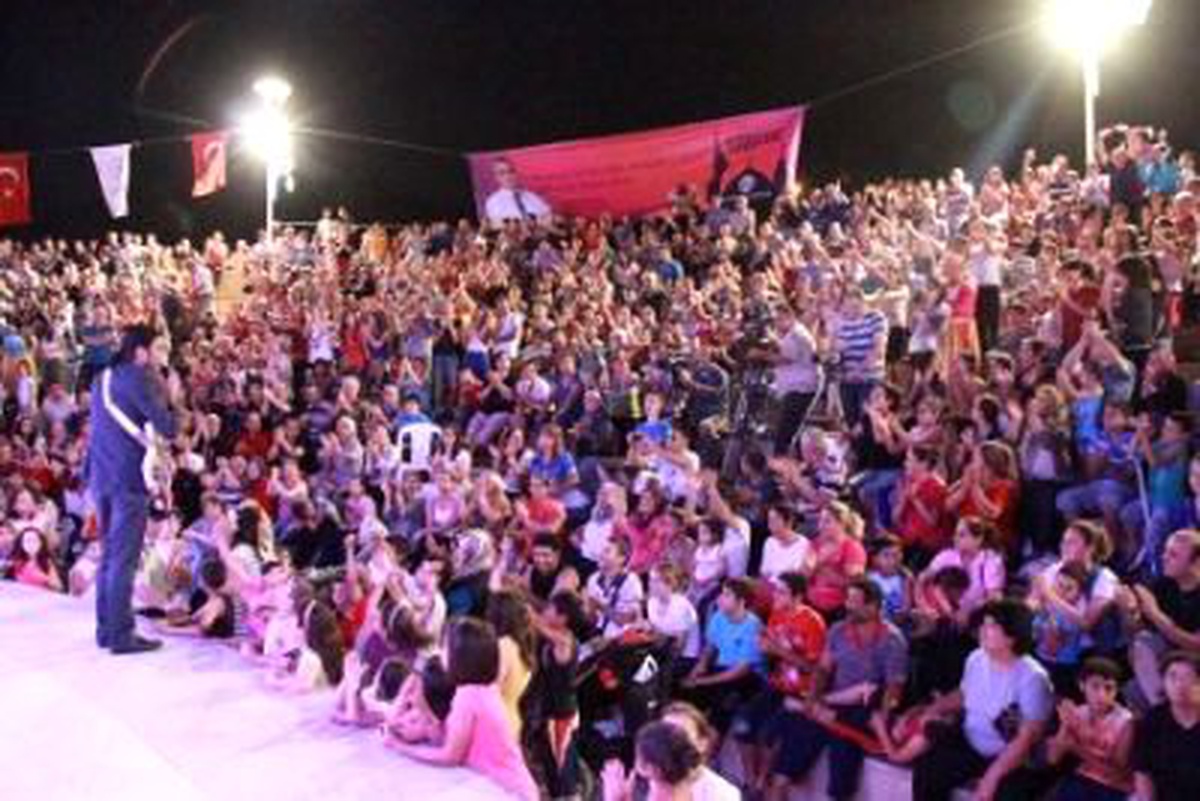 Efelerin Efesi\'nden Türkü Tadında Konser
