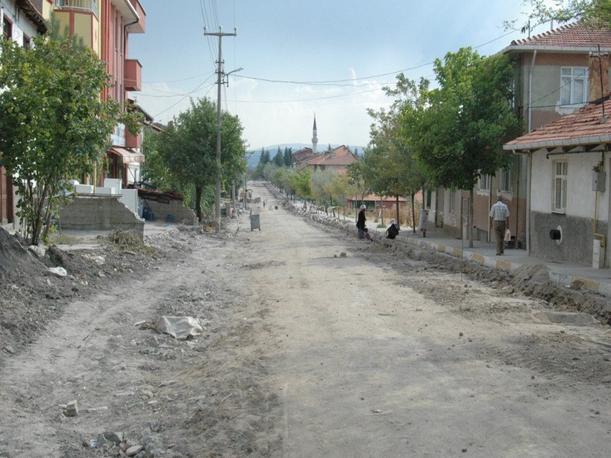 Emet\'te Yol Genişletme Çalışmaları Başladı