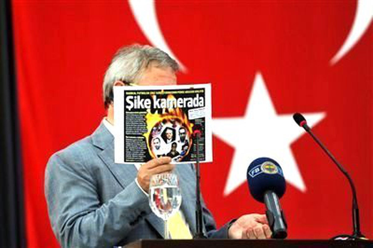 Fenerbahçe Yönetiminden Aziz Yıldırım\'a Tam Destek