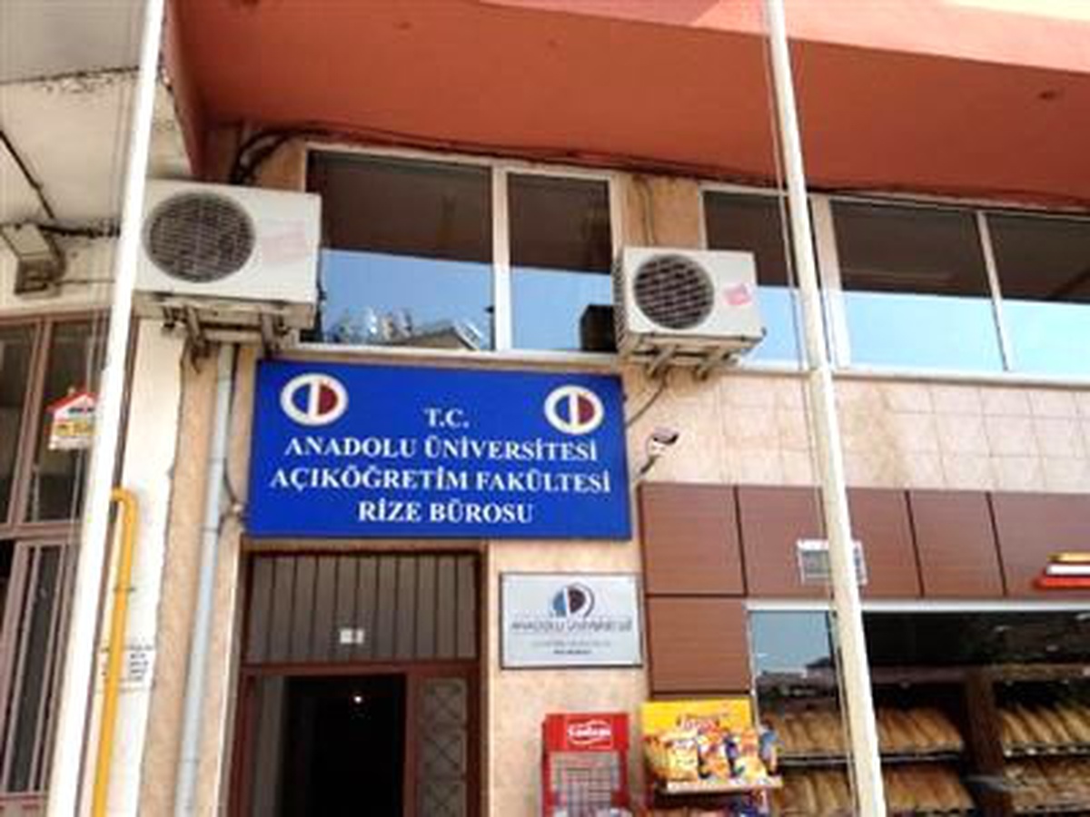 Fırın Alttan Isıtıyor, Açık Öğretim Fakültesi Bürosunu 3 Klima Soğutuyor