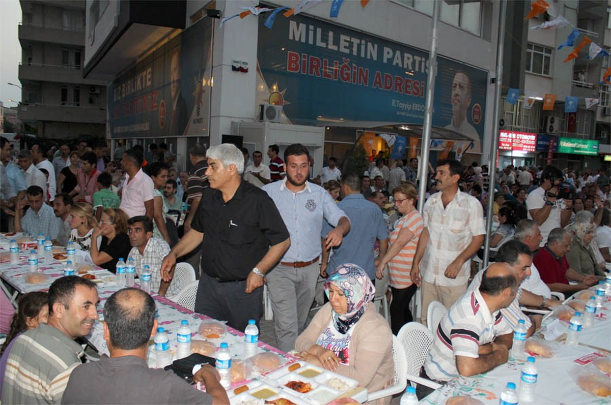 Gürkan, AK Parti Seyhan İlçe Teşkilatının İftarına Katıldı