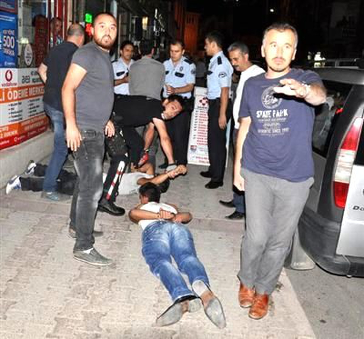 Gürültü Yüzünden Çıkan Kavgada Bıçaklandı
