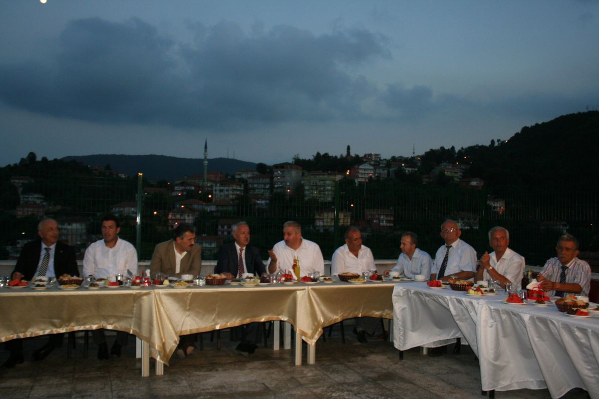 Huzurevinde İftar Yemeği