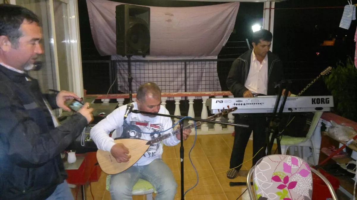 İzmir Sıcaklardan Kavrulurken, Sancar Ailesi Ödemiş\'in Ovacık Yaylası\'nda Doğal ve Serin Havanın...