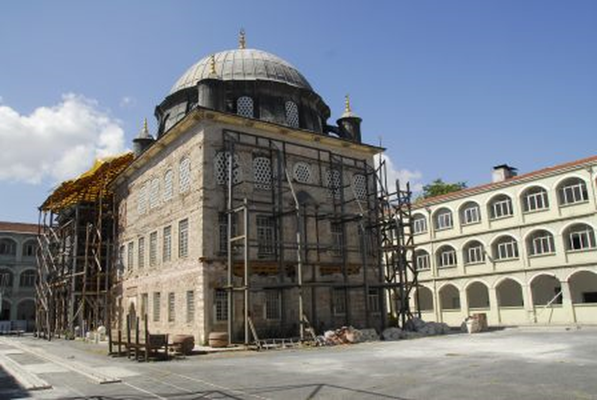 Kışla Yıkılıp Yenilenecek