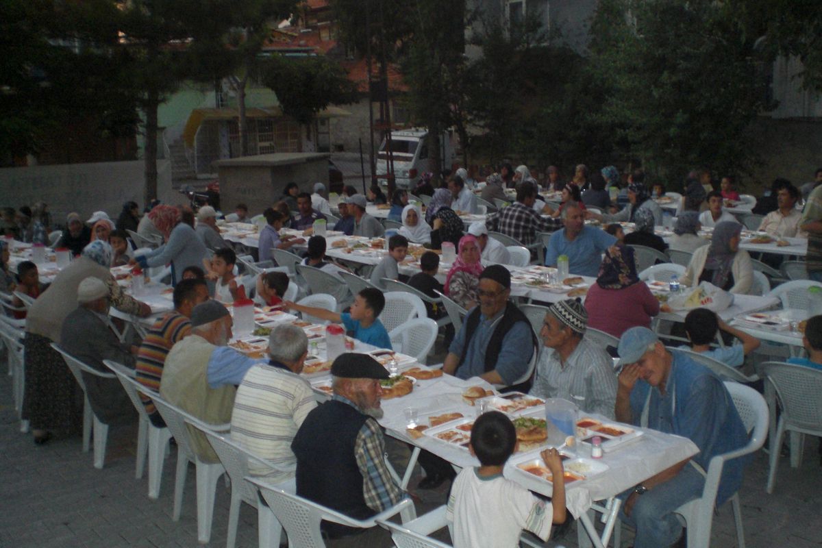 Küçad\'tan Her Gün 300 Kişiye İftar