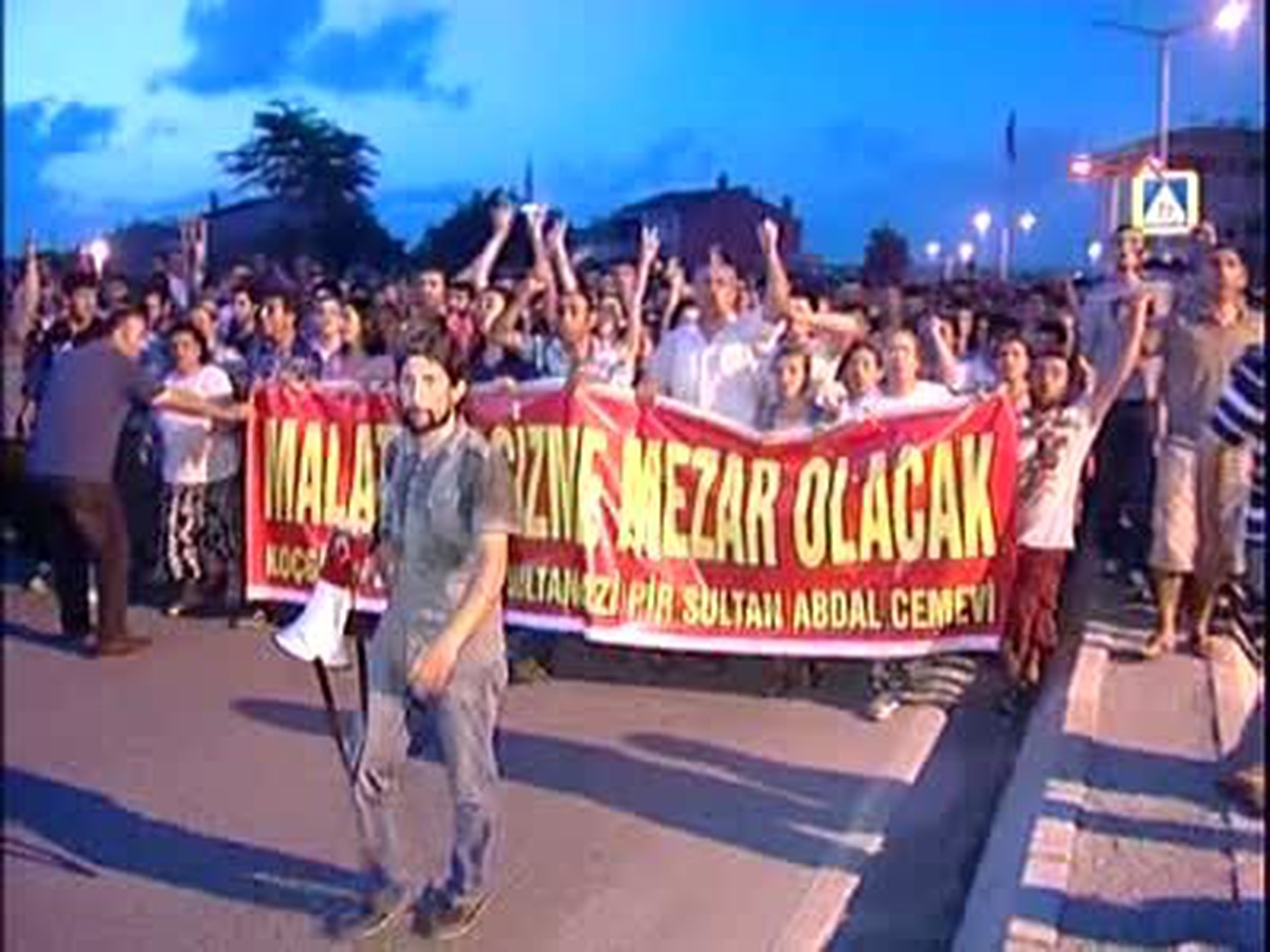 Malatya\'daki Olaylar Gazi Mahallesi\'nde Protesto Edildi