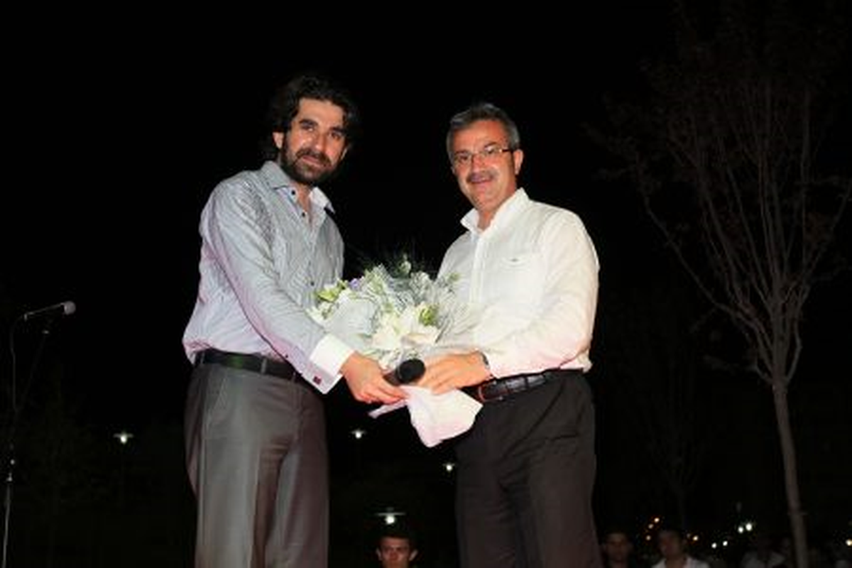 Meydan\'da Şiir Dolu Gece