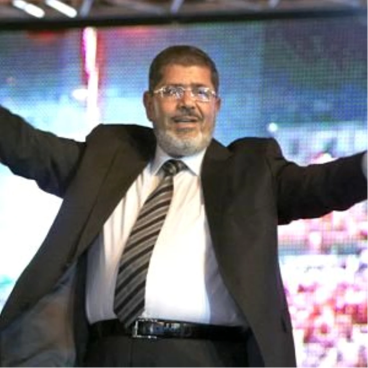 –mısır Cumhurbaşkanı Muhahmmed Mursi Tarafından Hükümeti KurmaklaGörevlendirilen Hişam Kandil,...