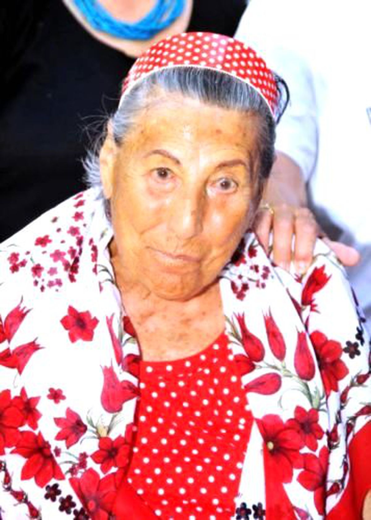 Müzeyyen Senar, Bodrum\'da Hastaneye Kaldırıldı