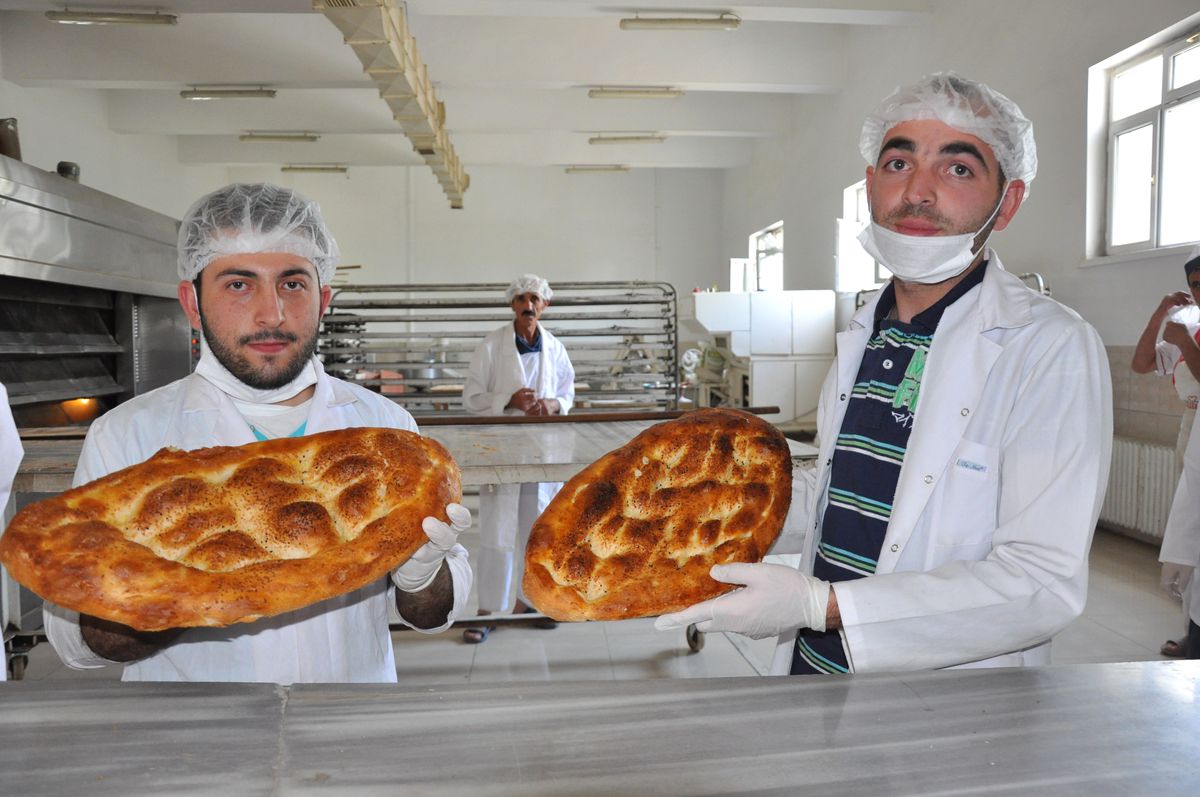 Öğrencilerden Ramazan Pidesi