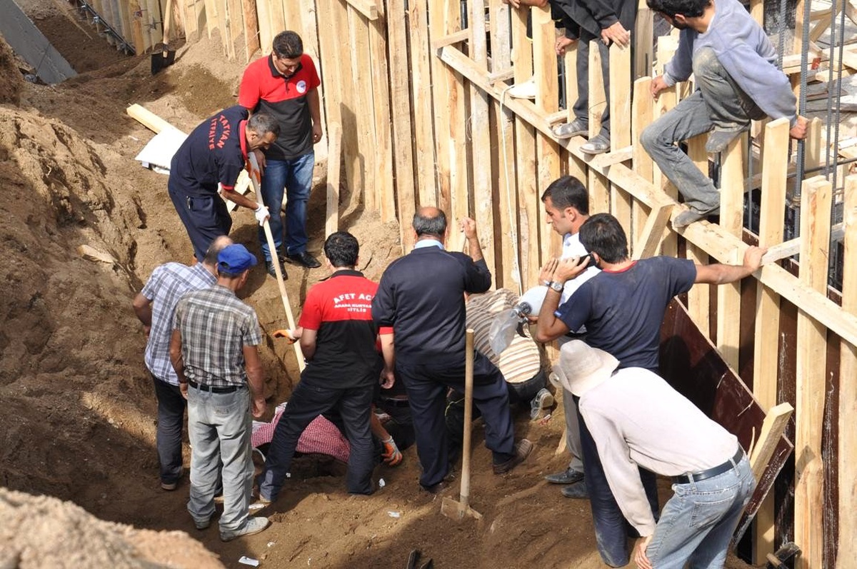 Otel İnşaatı Kazısında Göçük: 1 Ölü, 3 Yaralı