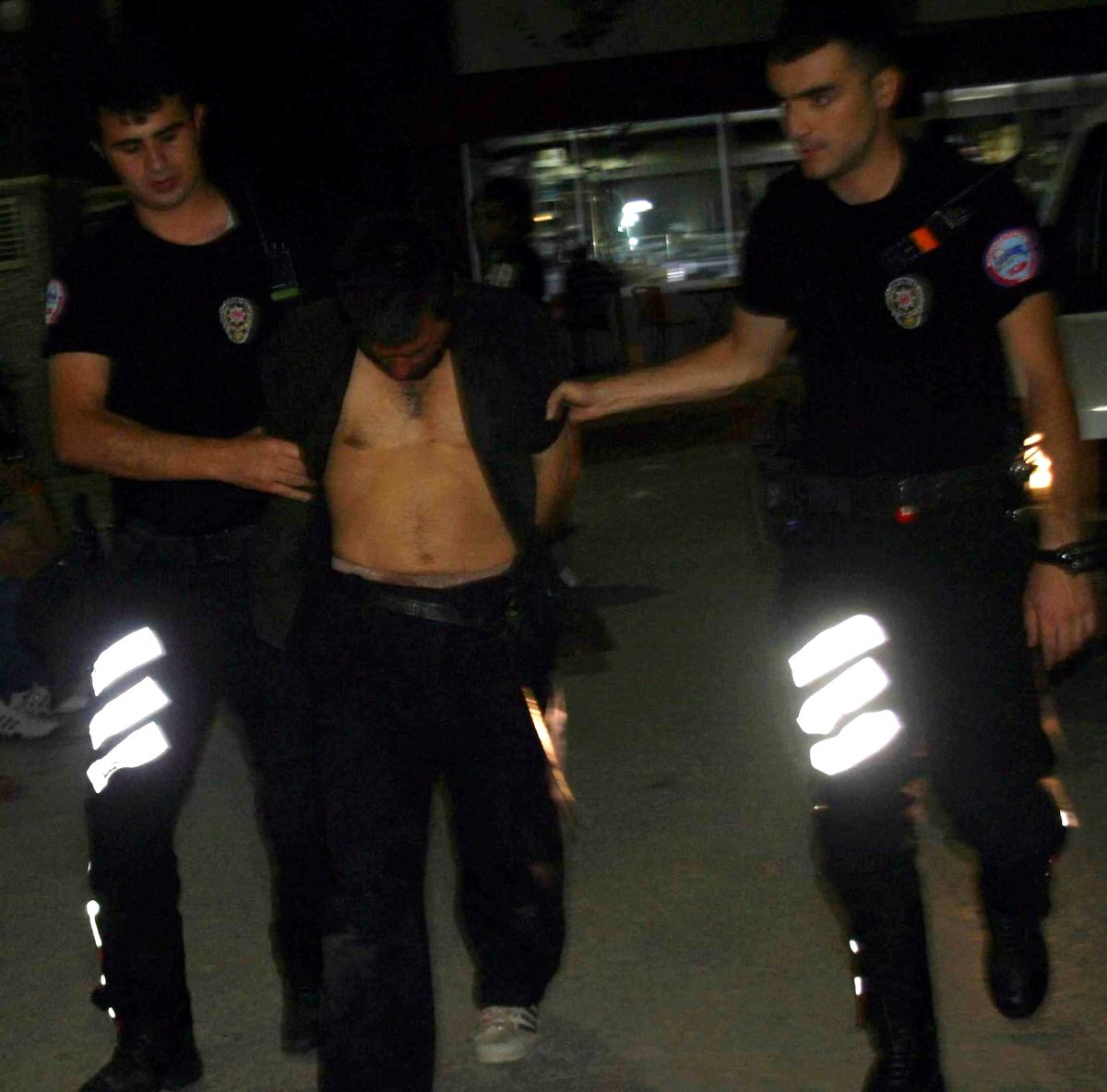 Parklarda Yatan Kar Maskeli Şüpheliden 30 Bin Lira Çıktı