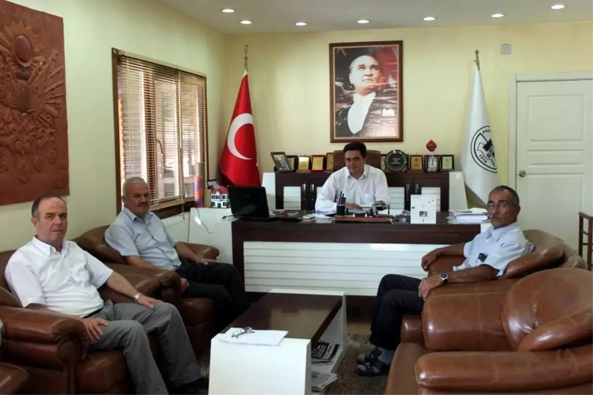 Pazaryeri'nde Belediye Encümeni Toplantısı