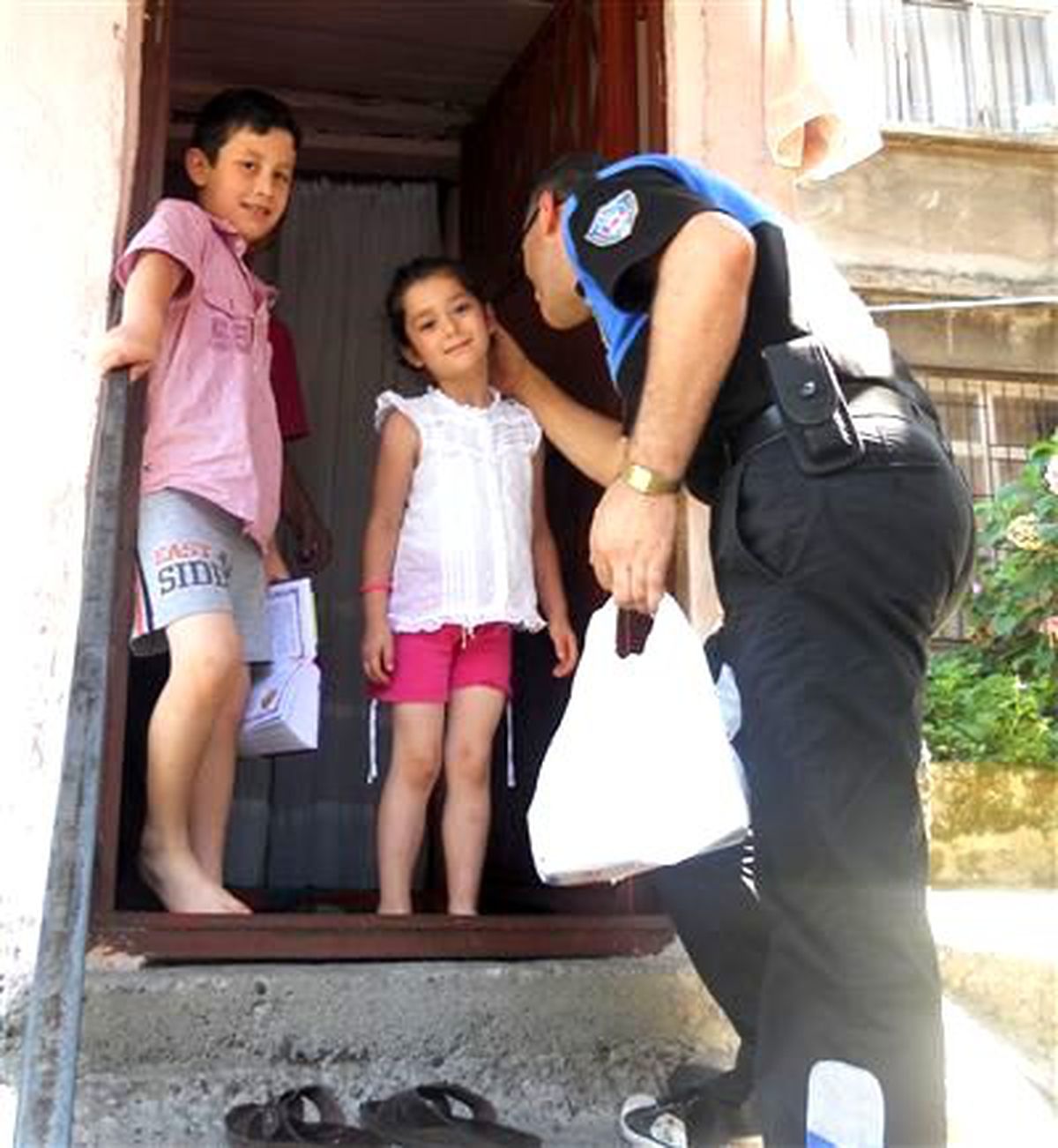 Polisler Kapıyı Yardım İçin Çaldılar