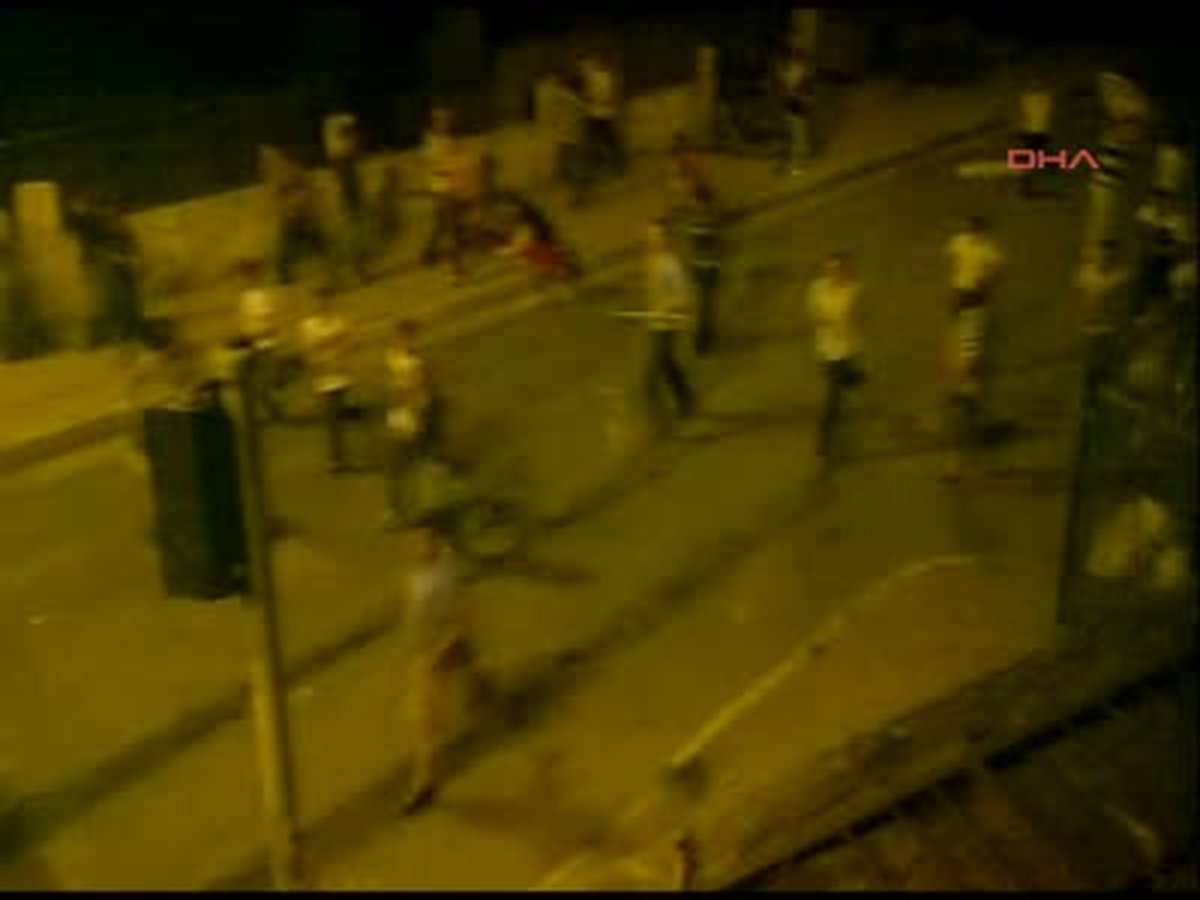 Şişli\'de "Laf Atma" Kavgasına Polis Müdahale Etti