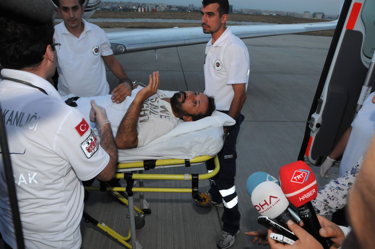 Suriye\'de Vurulan Gazeteci İstanbul\'a Getirildi