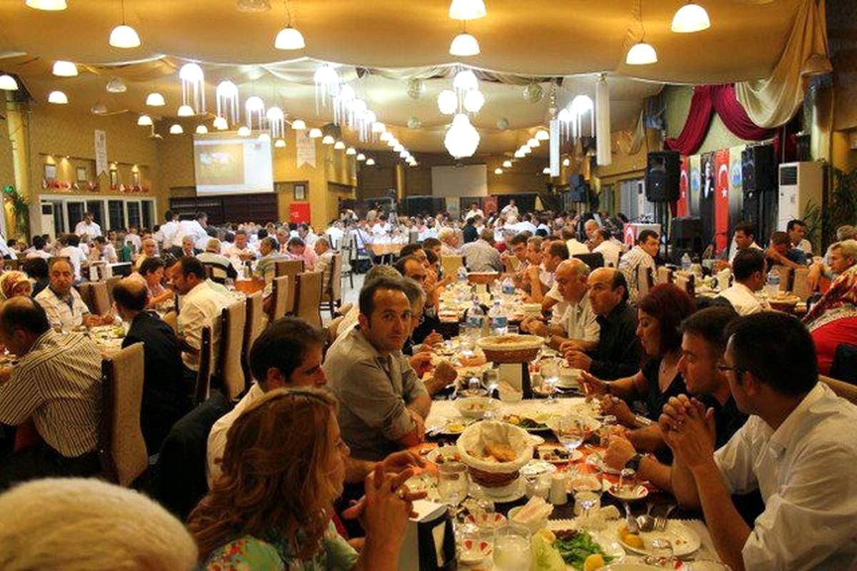 Suşehrililer İstanbul\'da İftar Yemeğinde Buluştu