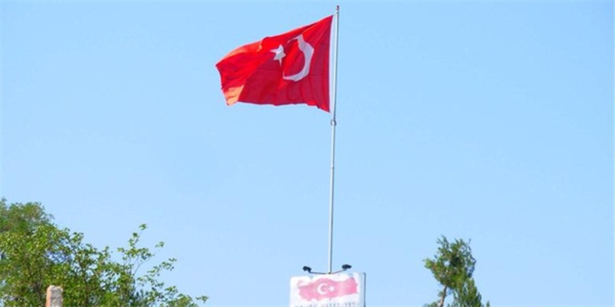 Tarihi Kaledoruğu\'na Türk Bayrağı Dikildi