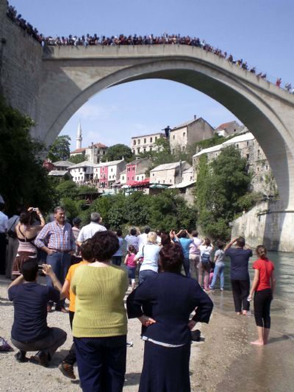 Tarihi Mostar Köprüsü\'nde Geleneksel Atlama Yarışları Yapıldı