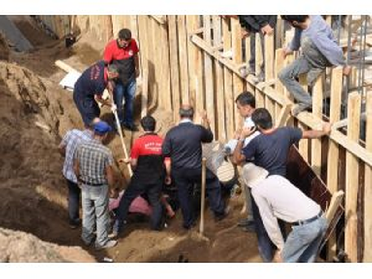 Tatvan\'da Otel İnşaatı Kazısında Göçük 1 İşçi Öldü, 3 İşçi Yaralı