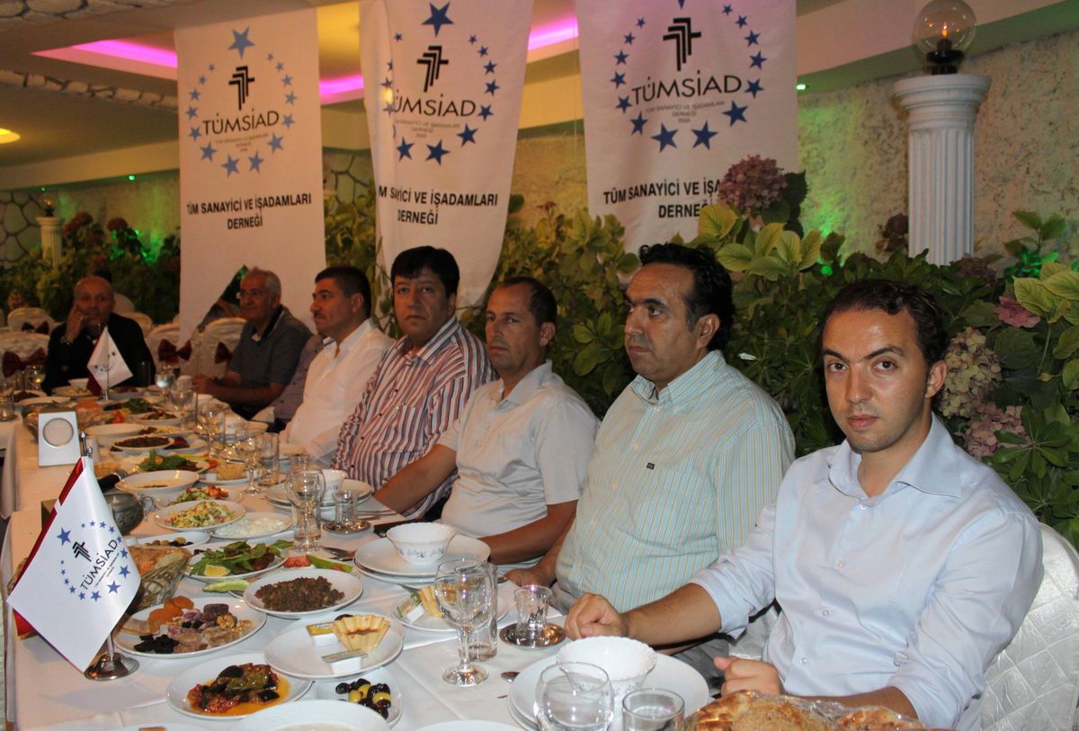 Tümsiad İftar Yemeği Verdi