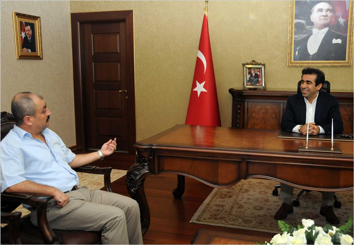 Vali Güzeloğlu\'na Eski Dostlarından Ziyaretler Devam Ediyor
