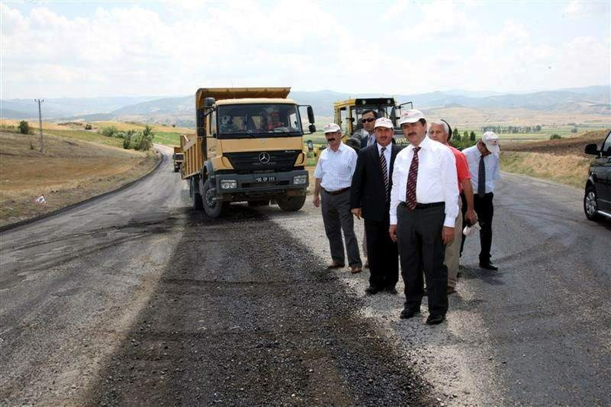 Vali Öz\'den Asfaltlama Çalışmalarına Takip