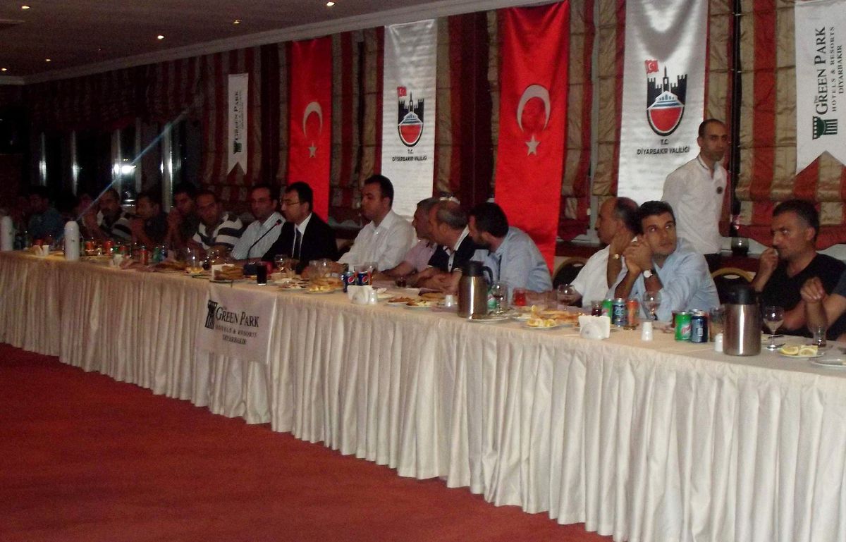 Vali Toprak, Baydemir\'e Cevap Verdi