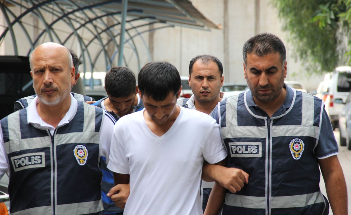 Vinç ve Kamyon Kiralayarak 2 Ton Demir Çaldılar