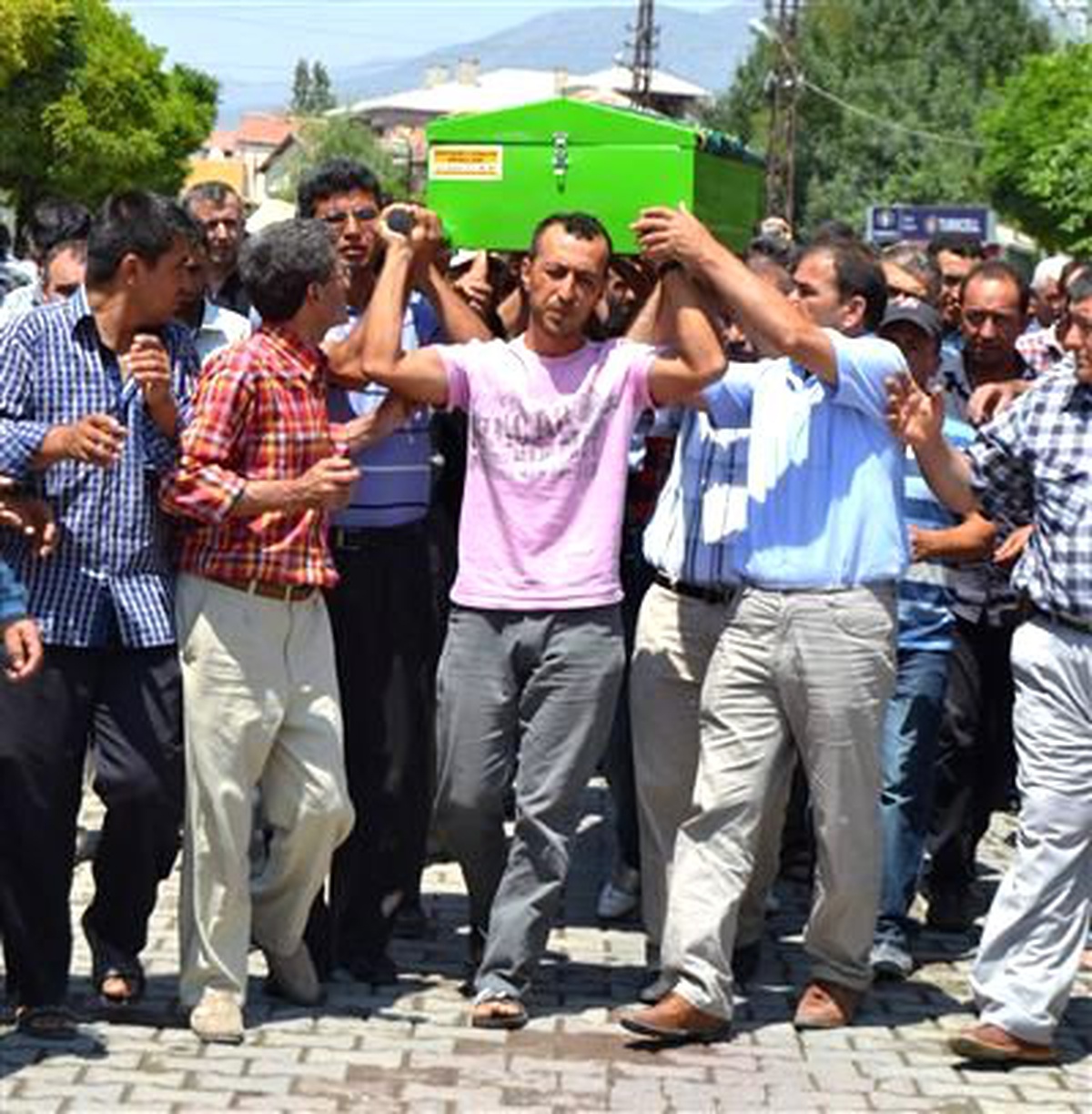 Yeğenin Cenazesine Gelirken Kazada Öldü