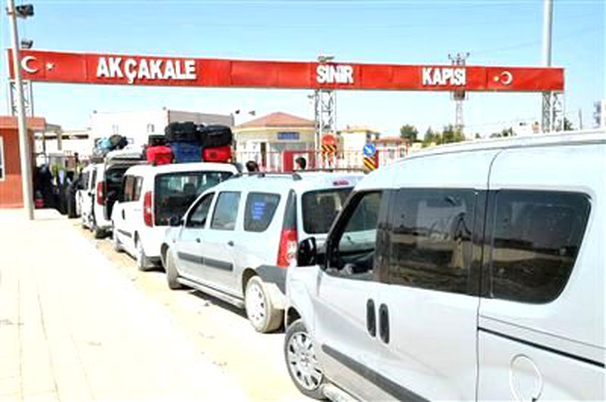 Akçakale Sınır Kapısı Suriyelilerin Tek Umudu