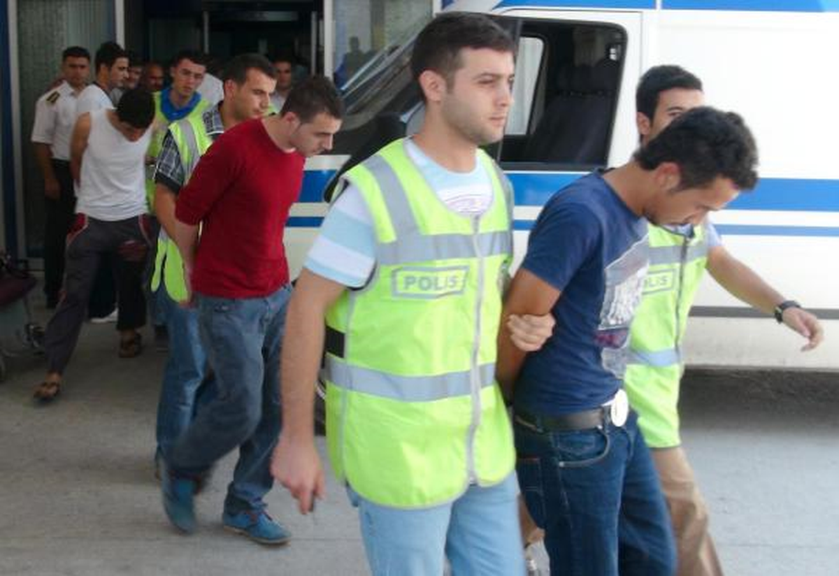 Arkadaşlarıyla Birlikte Eski İşyerini Soydu