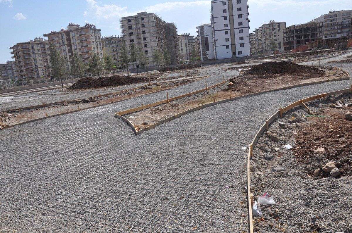 Bağlar Belediyesi Ekipleri Gece de İş Başında