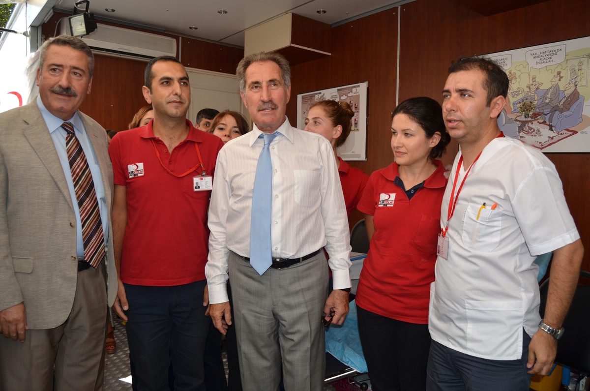 Bakan Günay, İzmir\'de Yanan Tarihi Binayı İnceledi