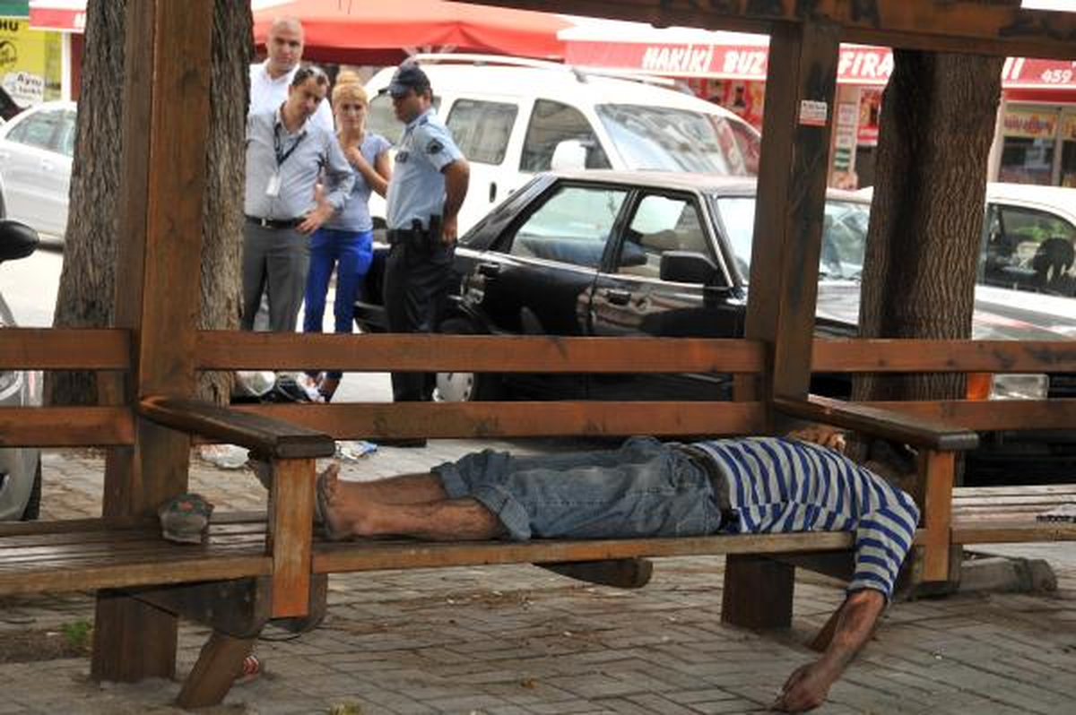 Vücudunu Karıncalar Kaplayınca Anladılar