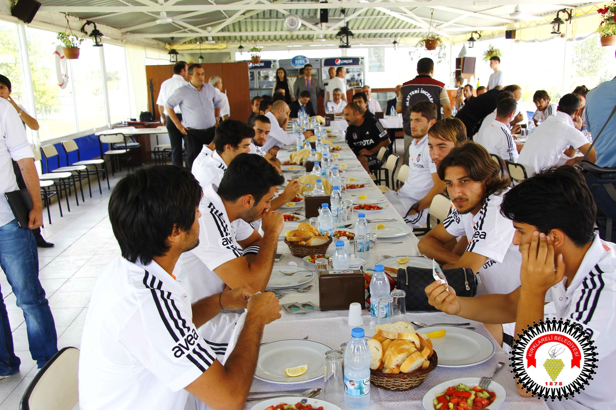Başkan Çağlayan Beşiktaş\'lI Futbolcular İle Buluştu