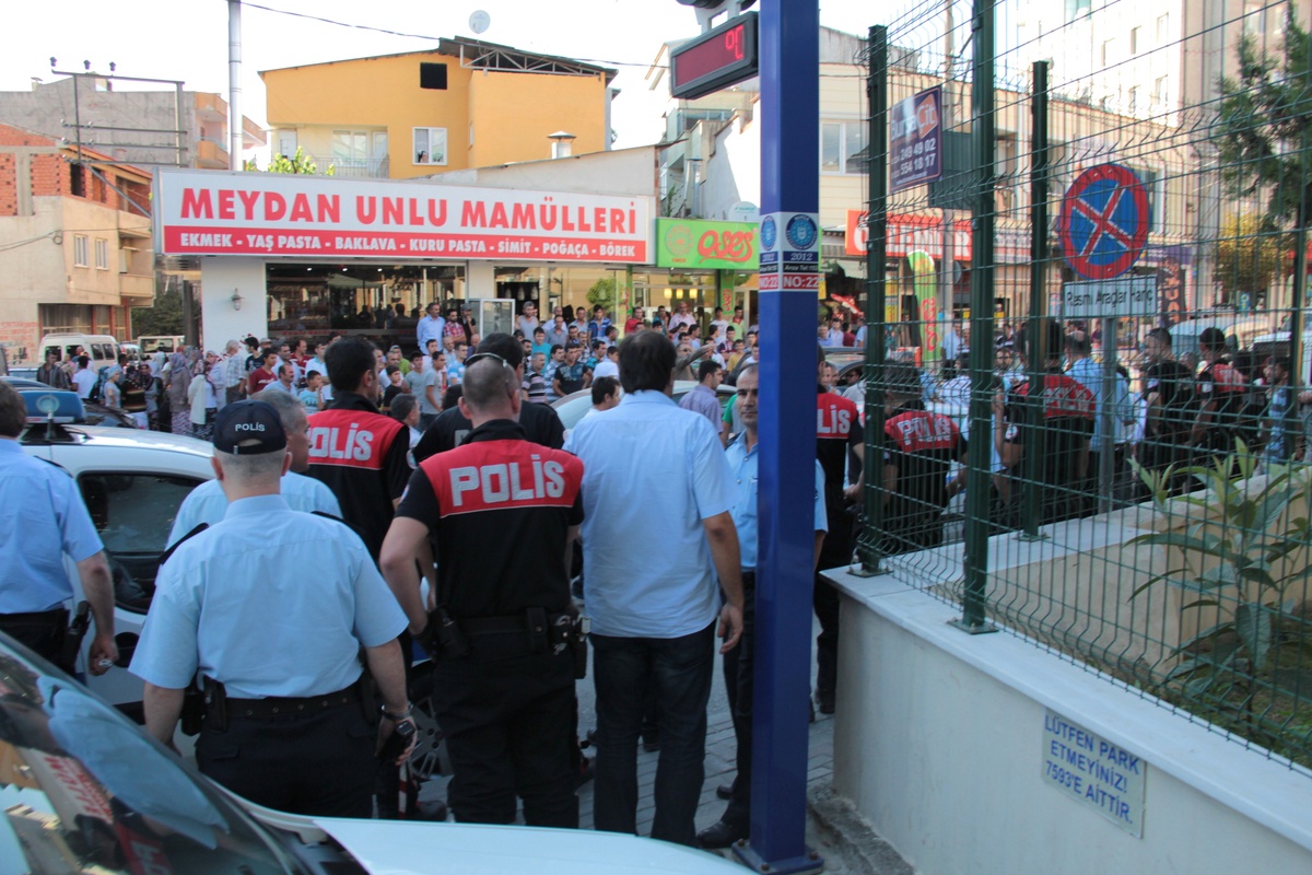 Bursa\'da Sigara Kavgası Mahalleyi Ayağa Kaldırdı