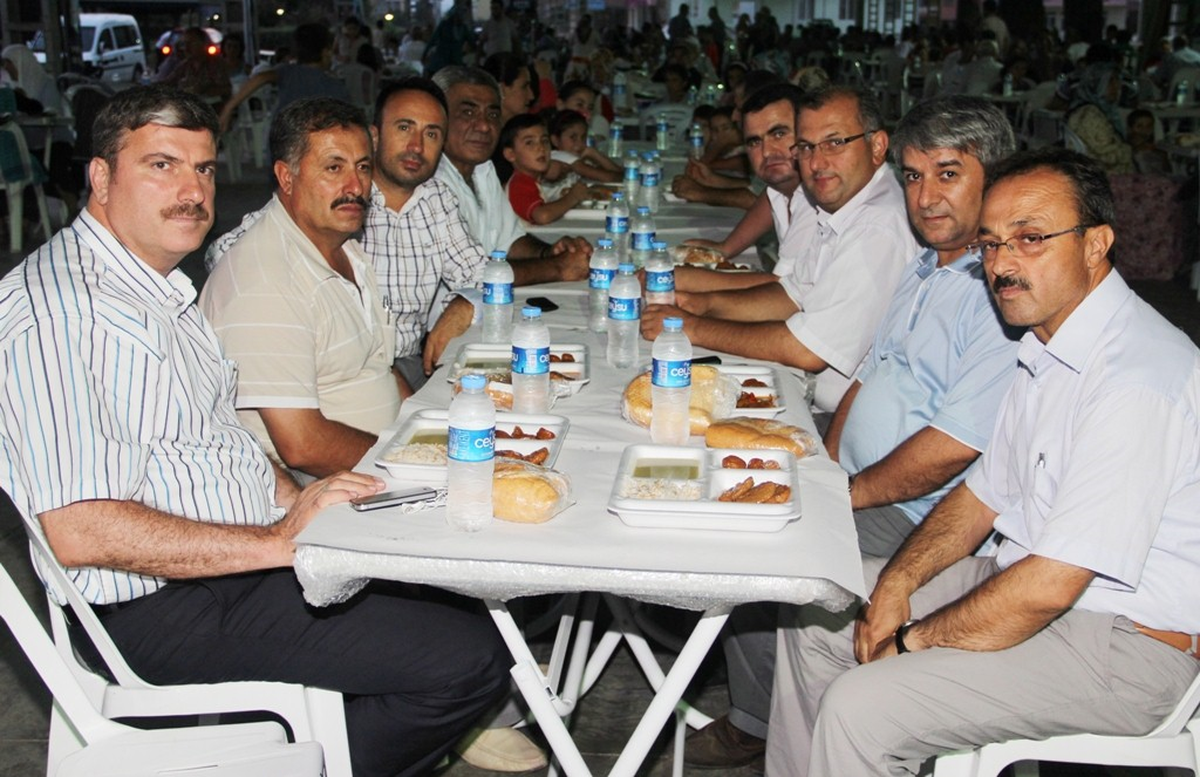Döşemealtı Belediyesi İftar Programı Devam Ediyor