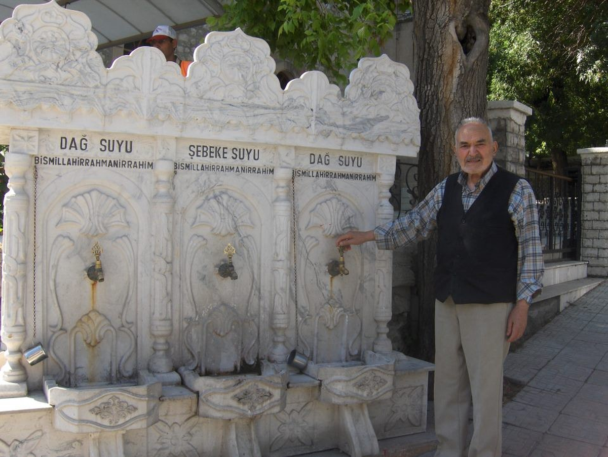 Emet\'te \'Dağ Suyu\' Yasağı