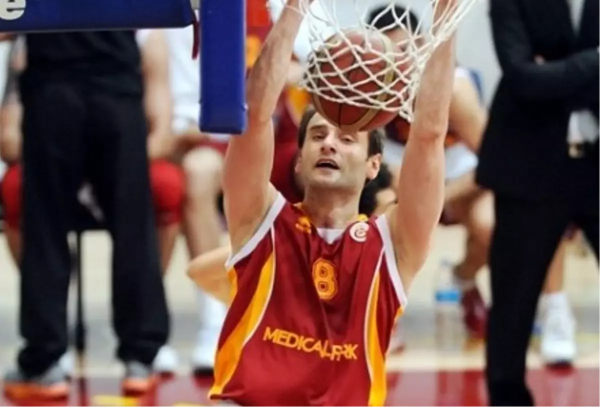 Galatasaraylı Caner Pınar Karşıyaka'ya Yakın