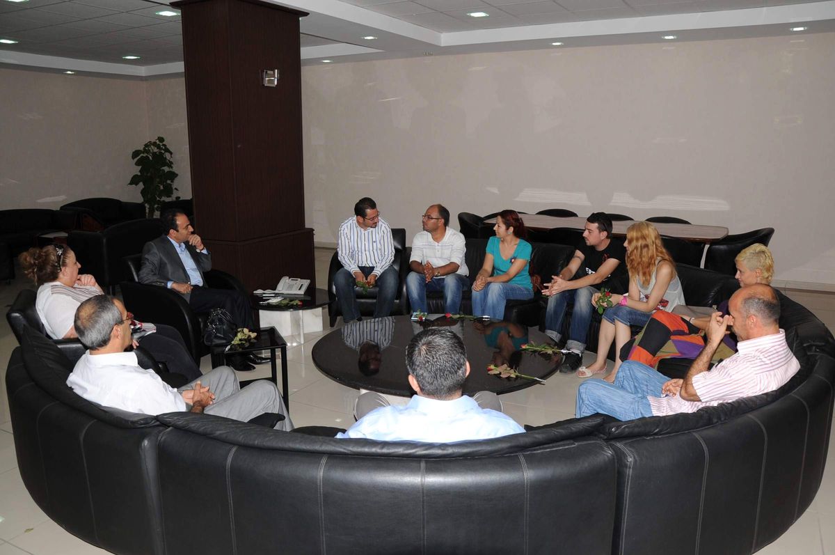 Hdk Heyetinden Baydemir\'e Ziyaret