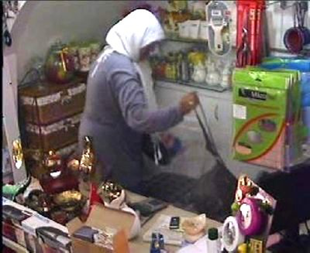 Hırsızlık Anı Güvenlik Kamerasında