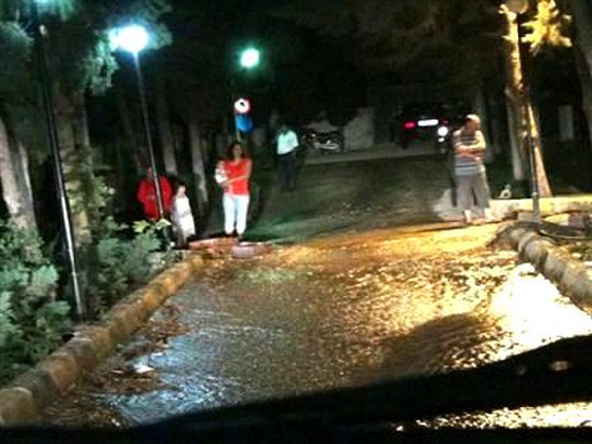 İftar İçin Bekleyenlere Sel Engeli