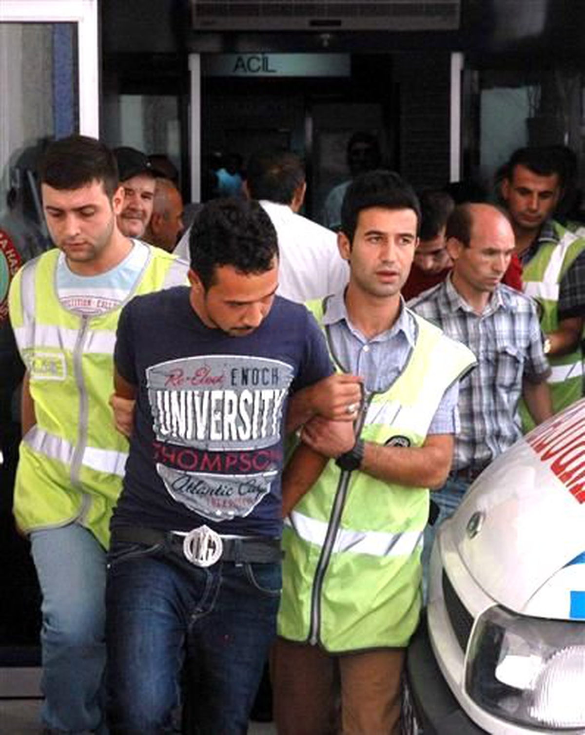 Kameradaki Sırt Çantası Hırsızları Ele Verdi
